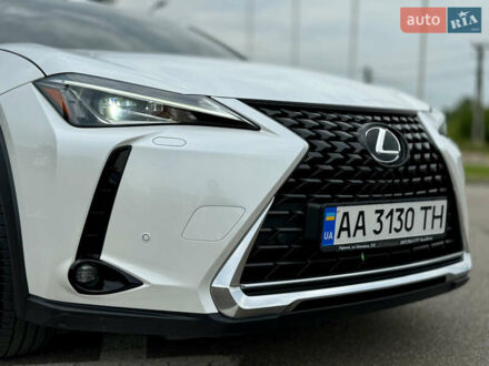 Лексус UX 2018 у Києві на Automoto.ua Білий Лексус UX, об'ємом двигуна 1.99 л та пробігом 54 тис. км за 28500 $, фото 1 на Automoto.ua