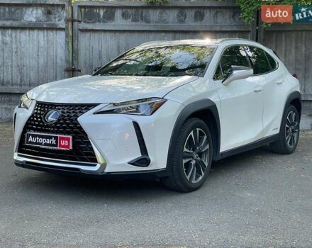 Білий Лексус UX, об'ємом двигуна 2 л та пробігом 66 тис. км за 25790 $, фото 1 на Automoto.ua