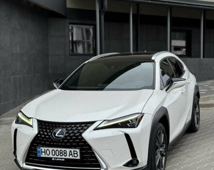 Белый Лексус UX, объемом двигателя 1.99 л и пробегом 61 тыс. км за 33000 $, фото 1 на Automoto.ua