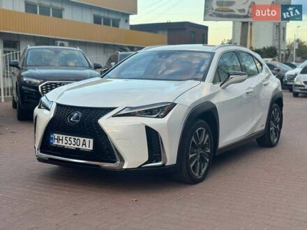 Білий Лексус UX, об'ємом двигуна 2 л та пробігом 45 тис. км за 28000 $, фото 1 на Automoto.ua