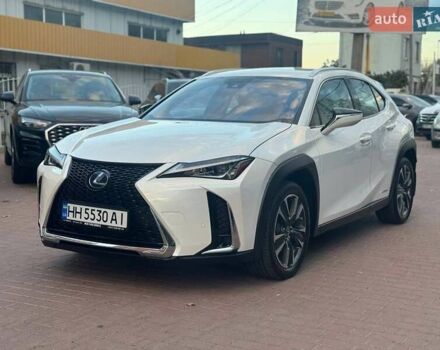 Білий Лексус UX, об'ємом двигуна 2 л та пробігом 45 тис. км за 28000 $, фото 1 на Automoto.ua