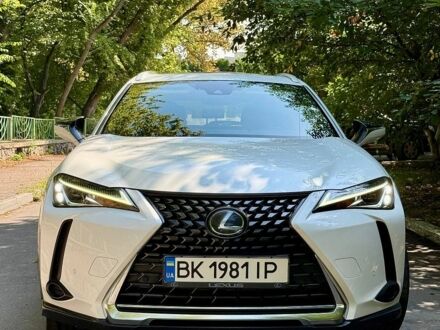 Білий Лексус UX, об'ємом двигуна 2 л та пробігом 101 тис. км за 21999 $, фото 1 на Automoto.ua