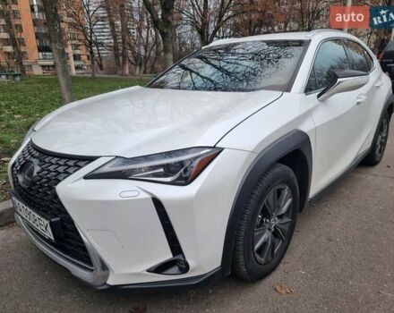 Белый Лексус UX, объемом двигателя 1.99 л и пробегом 49 тыс. км за 28500 $, фото 1 на Automoto.ua
