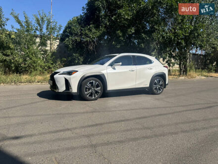 Лексус UX 2019 в Одессе на Automoto.ua Белый Лексус UX, объемом двигателя 1.99 л и пробегом 41 тыс. км за 28600 $, фото 1 на Automoto.ua