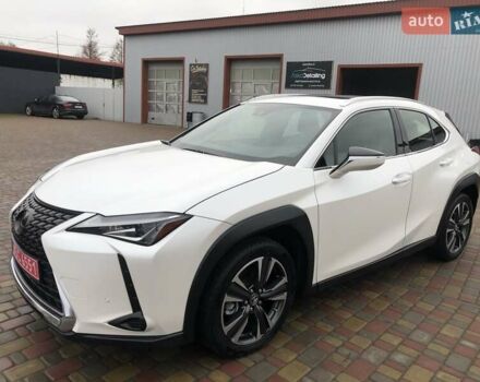 Белый Лексус UX, объемом двигателя 1.99 л и пробегом 79 тыс. км за 25500 $, фото 1 на Automoto.ua