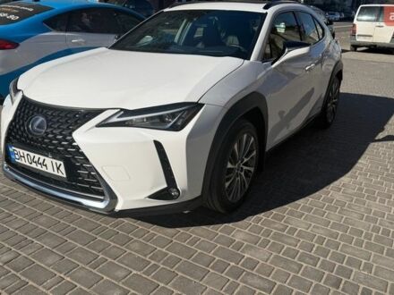 Белый Лексус UX, объемом двигателя 1.99 л и пробегом 37 тыс. км за 23000 $, фото 1 на Automoto.ua