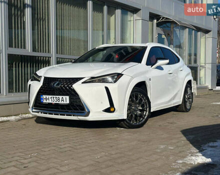 Белый Лексус UX, объемом двигателя 1.99 л и пробегом 52 тыс. км за 23000 $, фото 1 на Automoto.ua