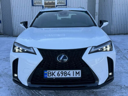 Лексус UX 2019 у Рівному на Automoto.ua Білий Лексус UX, об'ємом двигуна 1.99 л та пробігом 71 тис. км за 31700 $, фото 1 на Automoto.ua