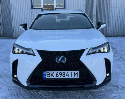 Білий Лексус UX, об'ємом двигуна 1.99 л та пробігом 71 тис. км за 31700 $, фото 1 на Automoto.ua