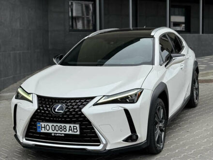 Лексус UX 2019 у Тернополі на Automoto.ua Білий Лексус UX, об'ємом двигуна 2 л та пробігом 61 тис. км за 33099 $, фото 1 на Automoto.ua