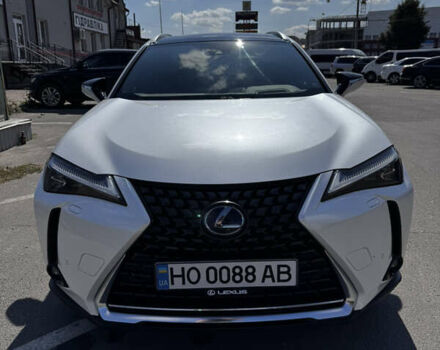 Білий Лексус UX, об'ємом двигуна 1.99 л та пробігом 58 тис. км за 34800 $, фото 1 на Automoto.ua