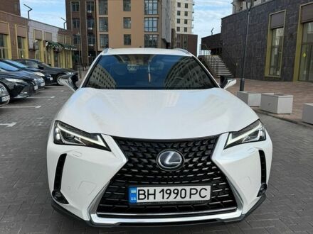 Белый Лексус UX, объемом двигателя 1.99 л и пробегом 92 тыс. км за 27500 $, фото 1 на Automoto.ua
