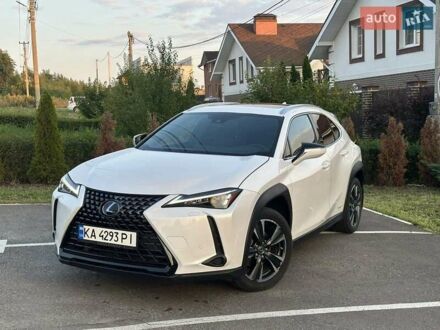 Лексус UX 2020 в Киеве на Automoto.ua Белый Лексус UX, объемом двигателя 1.99 л и пробегом 60 тыс. км за 28400 $, фото 1 на Automoto.ua