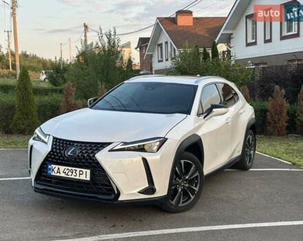 Білий Лексус UX, об'ємом двигуна 1.99 л та пробігом 60 тис. км за 28400 $, фото 1 на Automoto.ua