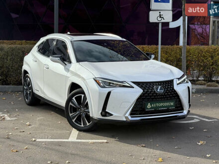 Белый Лексус UX, объемом двигателя 2 л и пробегом 22 тыс. км за 28500 $, фото 1 на Automoto.ua