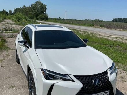 Білий Лексус UX, об'ємом двигуна 1.99 л та пробігом 21 тис. км за 27300 $, фото 1 на Automoto.ua