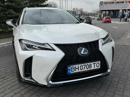 Білий Лексус UX, об'ємом двигуна 1.99 л та пробігом 120 тис. км за 27000 $, фото 1 на Automoto.ua