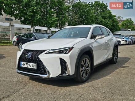 Белый Лексус UX, объемом двигателя 1.99 л и пробегом 56 тыс. км за 28888 $, фото 1 на Automoto.ua