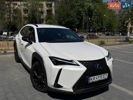 Белый Лексус UX, объемом двигателя 1.99 л и пробегом 64 тыс. км за 35000 $, фото 1 на Automoto.ua