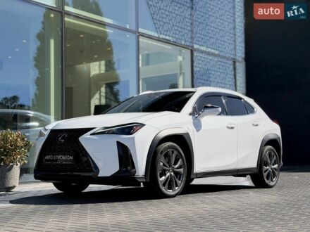 Білий Лексус UX, об'ємом двигуна 1.99 л та пробігом 32 тис. км за 34400 $, фото 1 на Automoto.ua