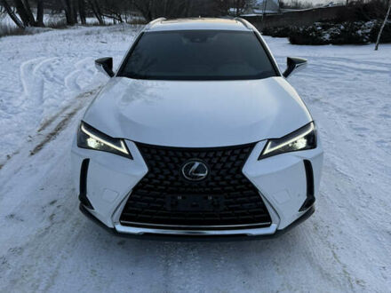 Белый Лексус UX, объемом двигателя 2 л и пробегом 20 тыс. км за 36500 $, фото 1 на Automoto.ua