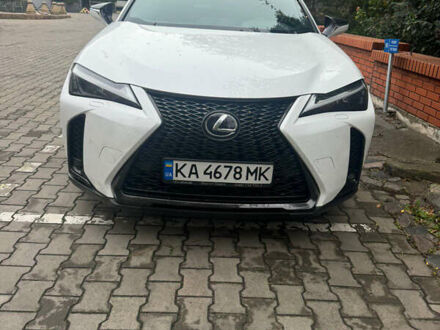Білий Лексус UX, об'ємом двигуна 1.99 л та пробігом 22 тис. км за 35000 $, фото 1 на Automoto.ua