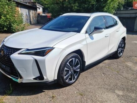 Белый Лексус UX, объемом двигателя 2 л и пробегом 15 тыс. км за 34800 $, фото 1 на Automoto.ua