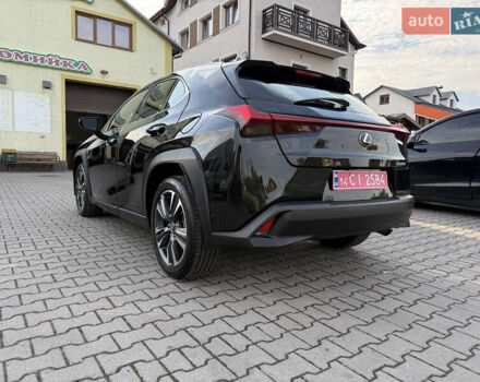 Чорний Лексус UX, об'ємом двигуна 1.99 л та пробігом 97 тис. км за 25990 $, фото 19 на Automoto.ua