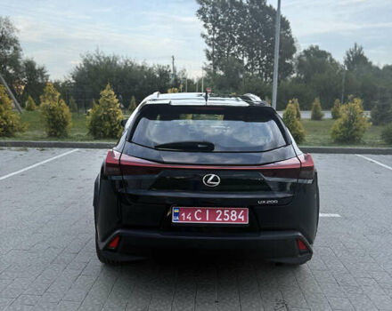 Чорний Лексус UX, об'ємом двигуна 1.99 л та пробігом 97 тис. км за 25990 $, фото 8 на Automoto.ua