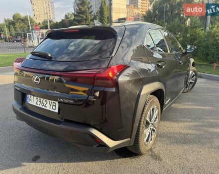 Чорний Лексус UX, об'ємом двигуна 0 л та пробігом 56 тис. км за 26920 $, фото 4 на Automoto.ua