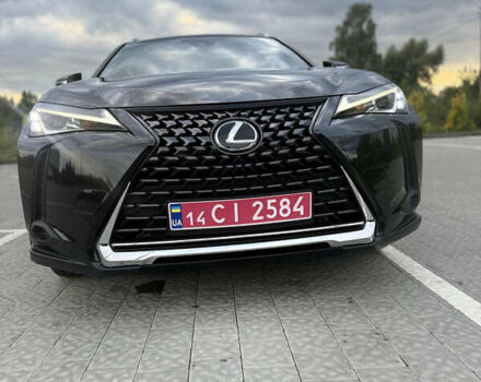 Чорний Лексус UX, об'ємом двигуна 1.99 л та пробігом 97 тис. км за 25990 $, фото 1 на Automoto.ua