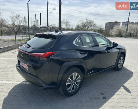 Чорний Лексус UX, об'ємом двигуна 0 л та пробігом 54 тис. км за 20600 $, фото 3 на Automoto.ua