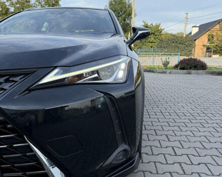 Чорний Лексус UX, об'ємом двигуна 1.99 л та пробігом 97 тис. км за 25990 $, фото 25 на Automoto.ua