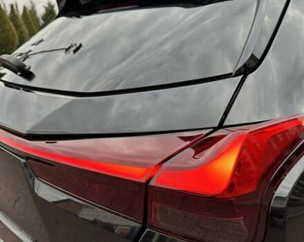 Черный Лексус UX, объемом двигателя 2 л и пробегом 25 тыс. км за 33750 $, фото 42 на Automoto.ua