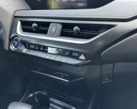 Чорний Лексус UX, об'ємом двигуна 0 л та пробігом 25 тис. км за 35850 $, фото 117 на Automoto.ua