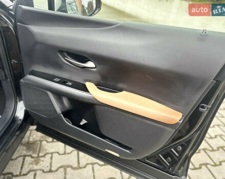 Черный Лексус UX, объемом двигателя 0 л и пробегом 109 тыс. км за 22750 $, фото 34 на Automoto.ua