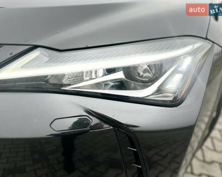 Черный Лексус UX, объемом двигателя 0 л и пробегом 109 тыс. км за 22750 $, фото 3 на Automoto.ua