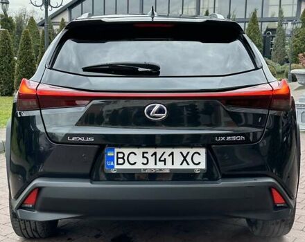 Черный Лексус UX, объемом двигателя 2 л и пробегом 25 тыс. км за 33750 $, фото 44 на Automoto.ua