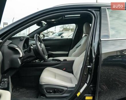 Чорний Лексус UX, об'ємом двигуна 2 л та пробігом 64 тис. км за 29900 $, фото 15 на Automoto.ua