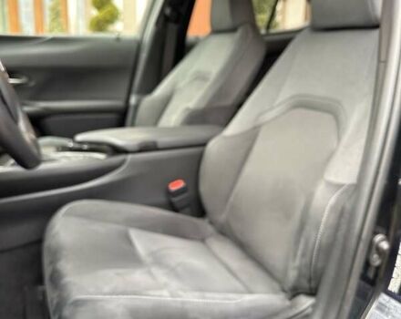 Черный Лексус UX, объемом двигателя 2 л и пробегом 25 тыс. км за 33750 $, фото 71 на Automoto.ua