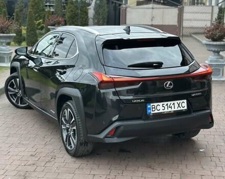 Черный Лексус UX, объемом двигателя 2 л и пробегом 25 тыс. км за 33750 $, фото 37 на Automoto.ua