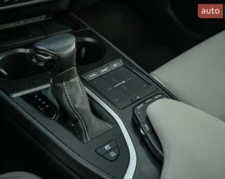 Чорний Лексус UX, об'ємом двигуна 2 л та пробігом 64 тис. км за 29900 $, фото 30 на Automoto.ua