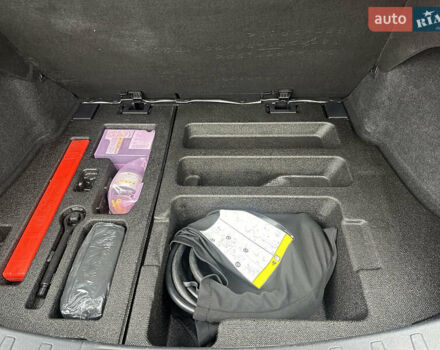 Черный Лексус UX, объемом двигателя 0 л и пробегом 109 тыс. км за 22750 $, фото 38 на Automoto.ua