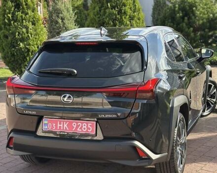 Чорний Лексус UX, об'ємом двигуна 0 л та пробігом 25 тис. км за 35850 $, фото 61 на Automoto.ua