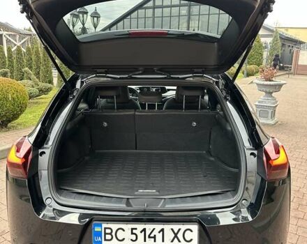 Черный Лексус UX, объемом двигателя 2 л и пробегом 25 тыс. км за 33750 $, фото 95 на Automoto.ua