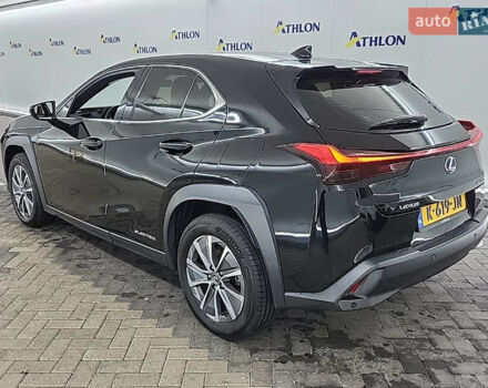 Черный Лексус UX, объемом двигателя 0 л и пробегом 125 тыс. км за 21900 $, фото 1 на Automoto.ua