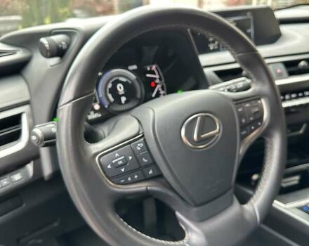 Черный Лексус UX, объемом двигателя 2 л и пробегом 25 тыс. км за 33750 $, фото 67 на Automoto.ua