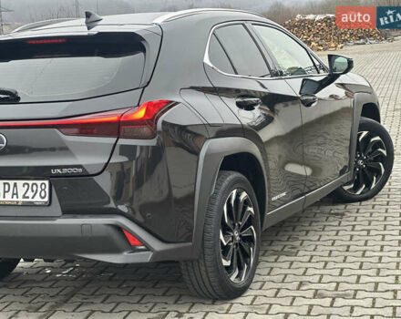 Черный Лексус UX, объемом двигателя 0 л и пробегом 109 тыс. км за 22750 $, фото 14 на Automoto.ua