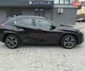 Черный Лексус UX, объемом двигателя 2 л и пробегом 56 тыс. км за 26000 $, фото 2 на Automoto.ua