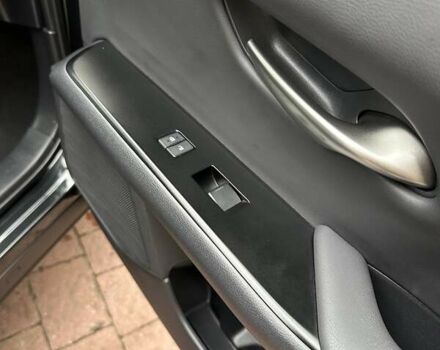 Черный Лексус UX, объемом двигателя 2 л и пробегом 25 тыс. км за 33750 $, фото 88 на Automoto.ua